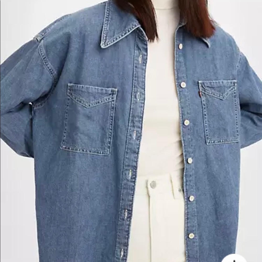Levi’s Red Tab Jadon 100% Cotton Denim Light Wash Button Down Shirt Size L